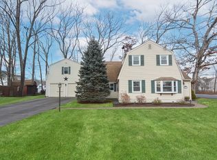 243 Arnold Rd, North Attleboro, MA 02760