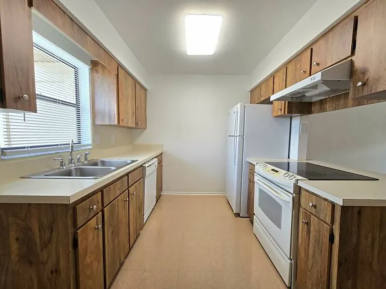 3940 Spoonbill Ct — Photo 7