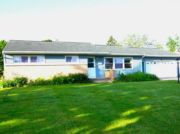 213 East Whitefish ROAD, Port Washington, WI 53074