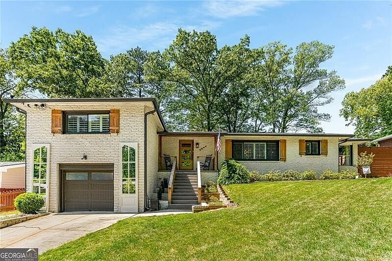 1st image of 3844 Longview Dr