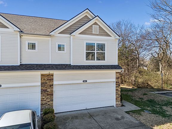 3rd image of 2001 Lavender Ct