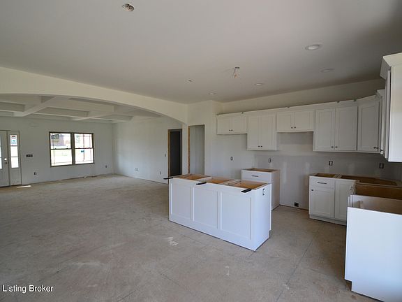 4th image of 116 Cleveland Ct