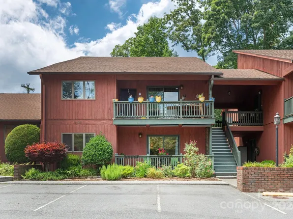 68 Oak Creek Ln Unit 2, Hendersonville, NC 28739