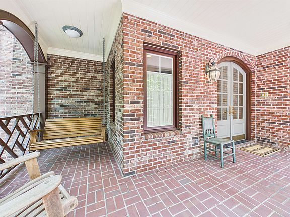 5th image of 705 Somerset Pl