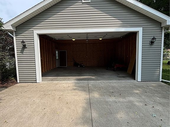 5th image of 650 W Broad St