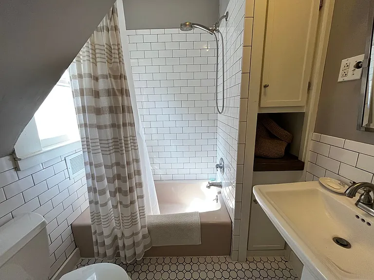 17 Anderson St — Photo 18