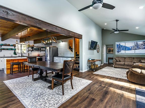 3rd image of 22461 Lilac Ln