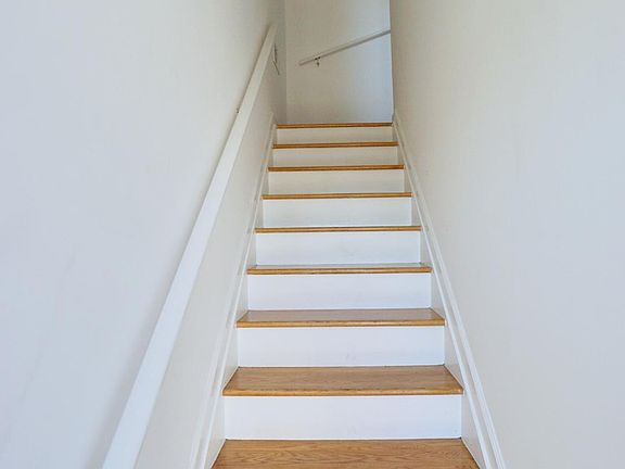 3rd image of 698 Van Duzer St APT C