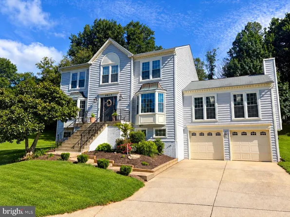 9817 Mainsail Dr, Gaithersburg, MD 20879