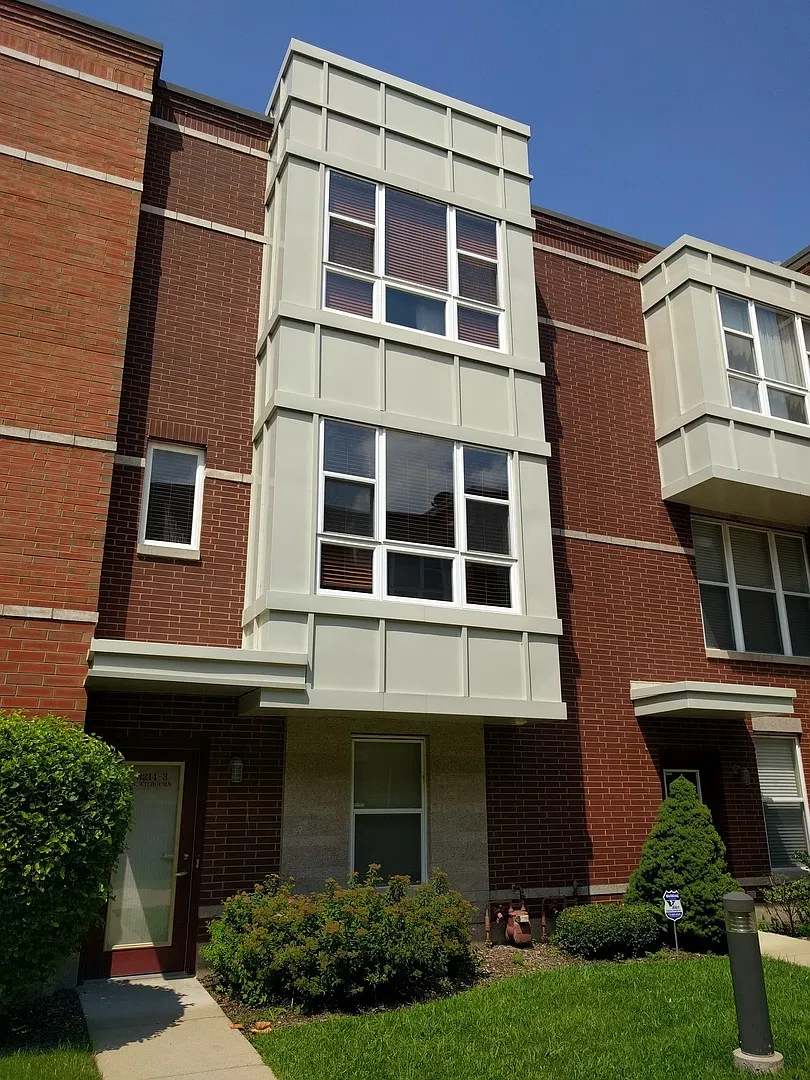 2 bed, 1400 sqft, $2,500 — Photo 1