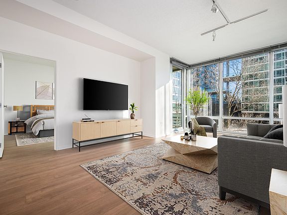 4th image of 9725 Woods Dr Unit 305