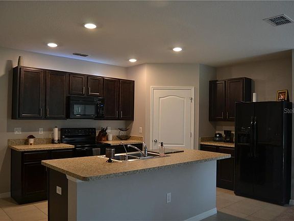 3rd image of 232 Willow Bend Dr