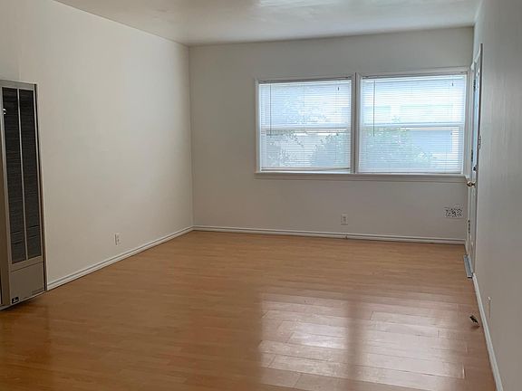 3rd image of 121 S Atlantic Blvd APT C