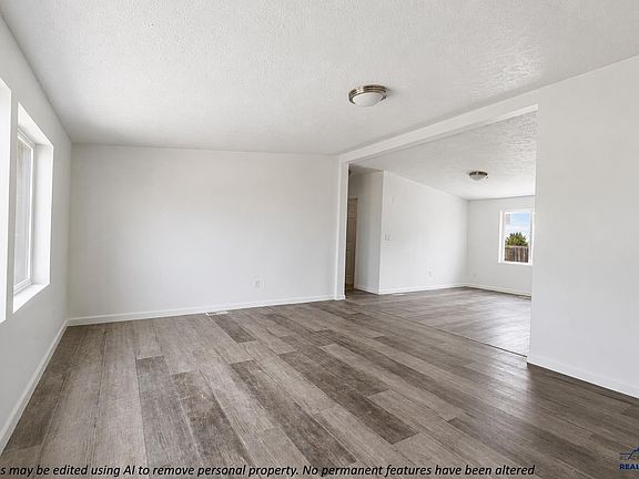 3rd image of 14779 Mustang Ln
