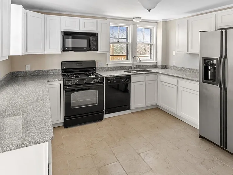 36 Fairview St #1 — Photo 3