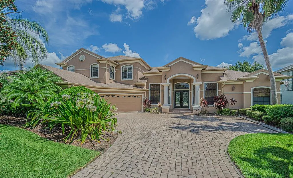 5 bed, 3.5 bath, 4359 sqft, $5,400 — Photo 1