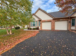 811 Whisperwood Trl, Fenton, MI 48430