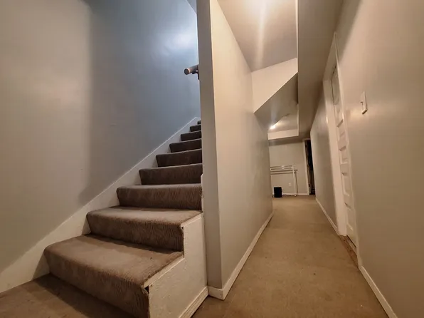 529 W 4th St Unit 1, Duluth, MN 55806