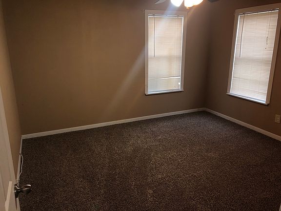 3rd image of 1834 Sewell St