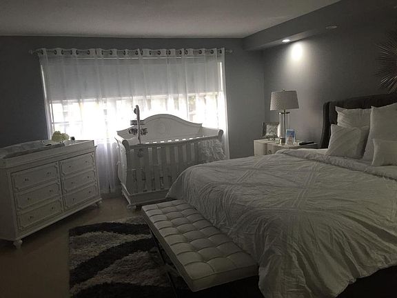 4th image of 6940 Miami Gardens Dr #1327