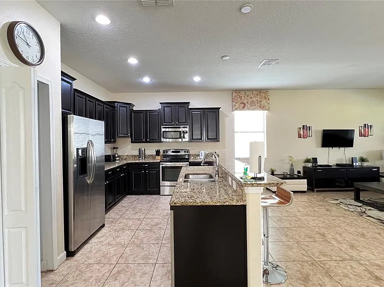2353 Victoria Dr — Photo 27
