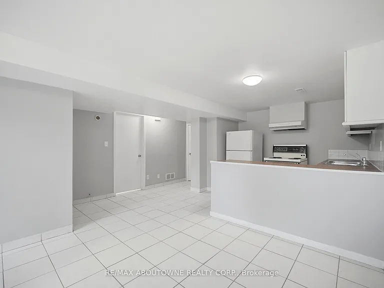 203 Nelson St #3 — Photo 10