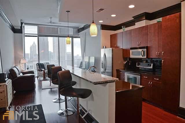 2nd image of 860 Peachtree St NE