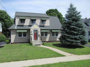 326 N McKinley Rd, Flushing, MI 48433