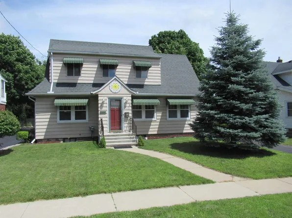 326 N McKinley Rd, Flushing, MI 48433