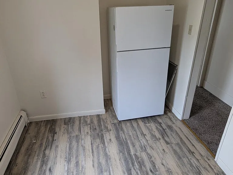 733 Grace St #4 — Photo 6