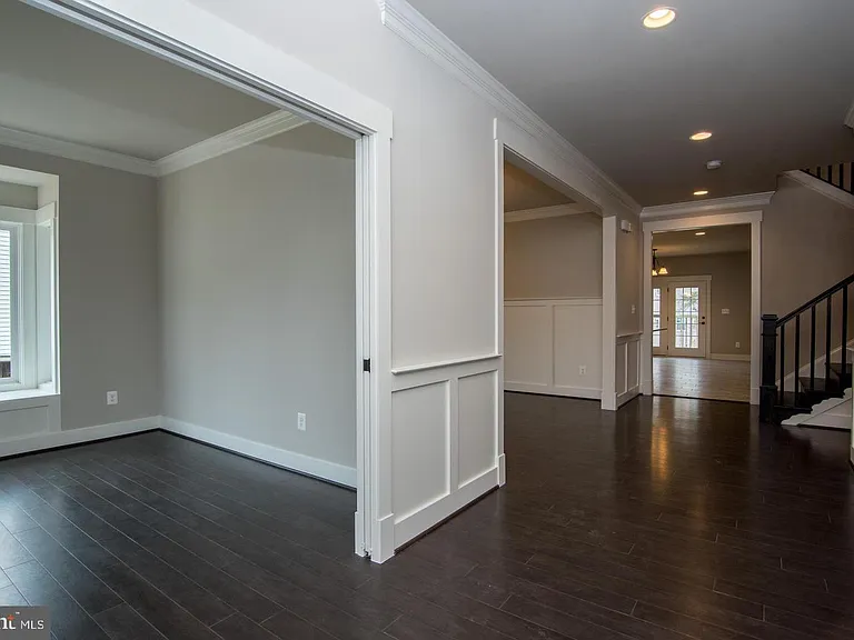 6928 Regent Ln — Photo 4