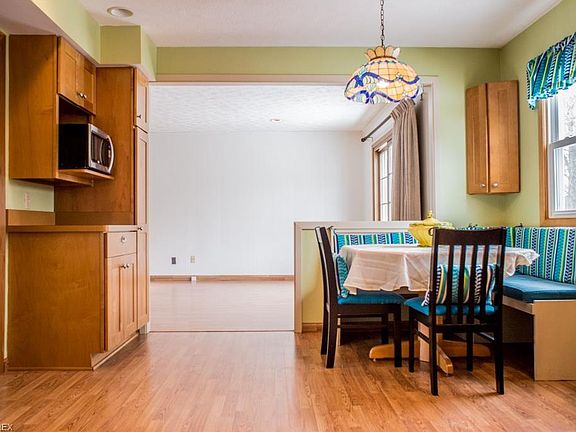 3rd image of 4610 S Lyn Cir