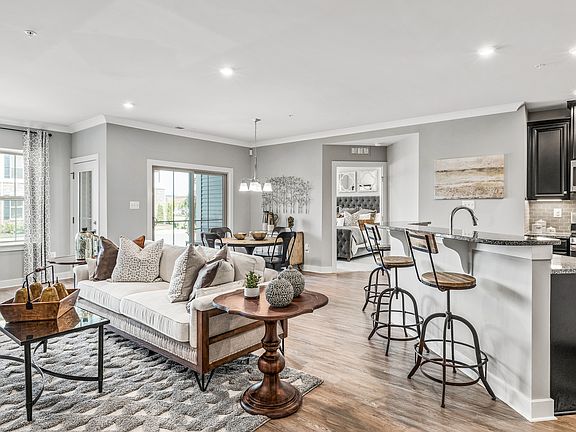 Chambord with Garage