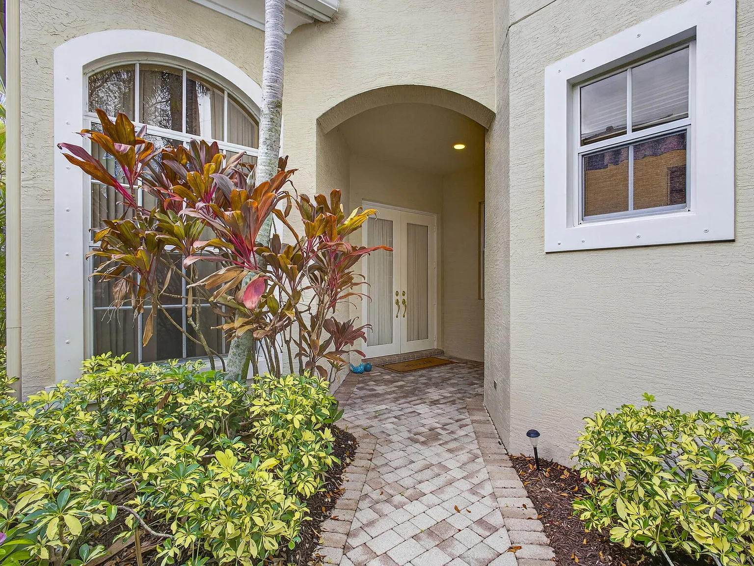 4 bed, 3.0 bath, 2678 sqft, $6,700 — Photo 3