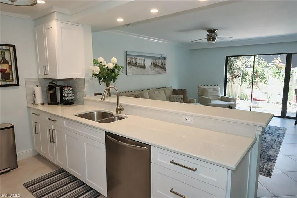 2 bed, 2.0 bath, 1450 sqft, $5,900 — Photo 3