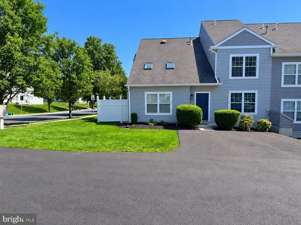 50 Courtyard Dr, Carlisle, PA 17013