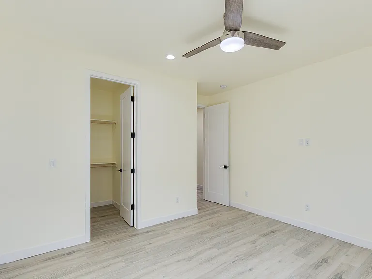 622 W 5th St — Photo 7