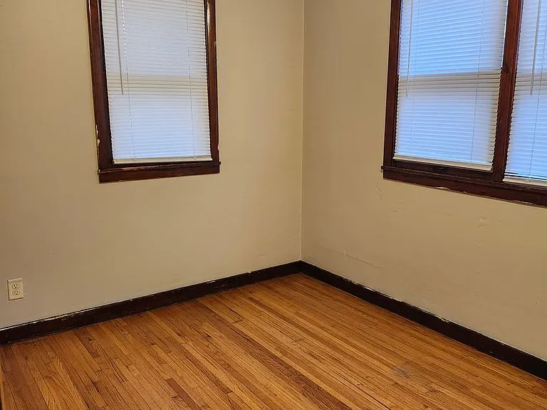 1552 Edmund Ave — Photo 4