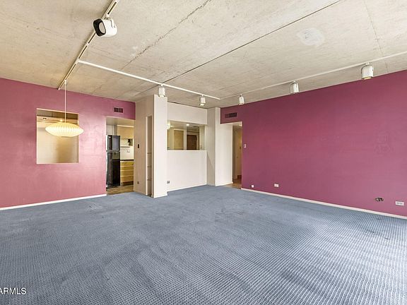 4th image of 207 W CLARENDON Avenue #3H