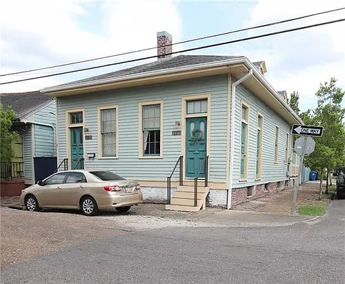 3130 Chippewa St Photo 1