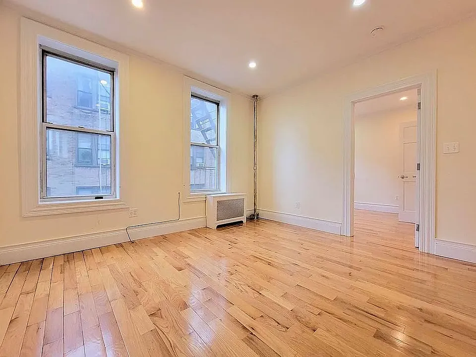 421 W 43rd St #5T