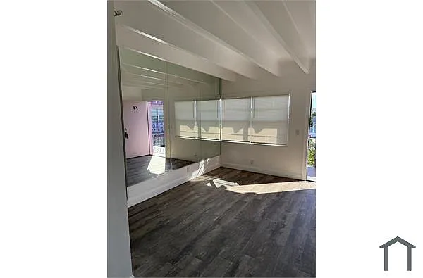 Building Photo - 715 7th St #14