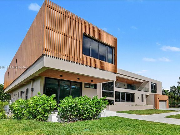 3rd image of 11920 SW 69th Ct