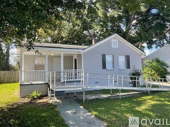 2nd image of 3727 Saint Johns Ave