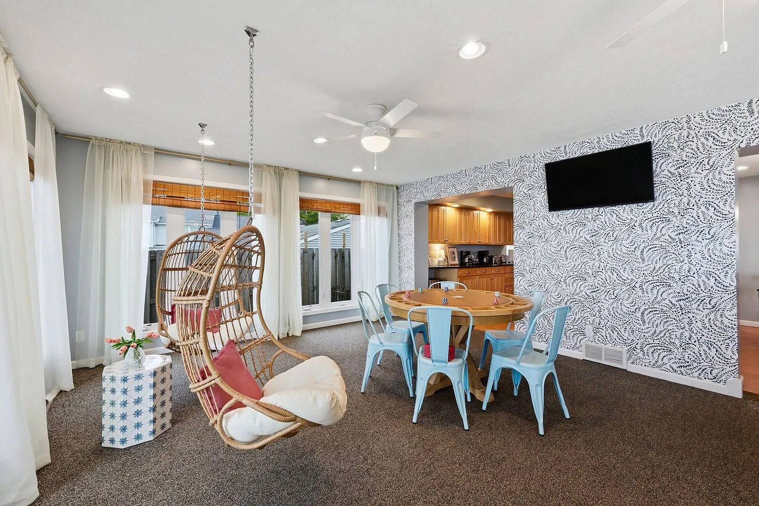 8 bed, 4.0 bath, 3907 sqft, $9,888 — Photo 1