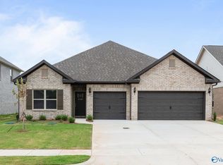 1119 Striker Ln, Harvest, AL 35749