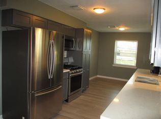 2215 Loch Lomond St, Highlands, TX 77562