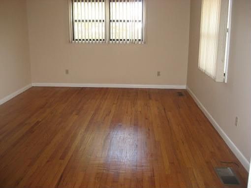 3rd image of 16376 SW Mimosa St