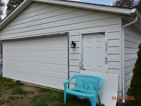 3rd image of 135 Hill Place Dr