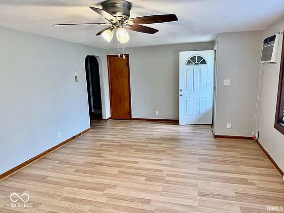 4th image of 3504 N Reserve St